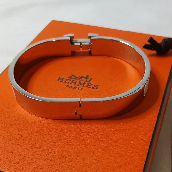 Hermes White and Silver Enamel 'H' Cuff Bracelet - Picture 4 of 4